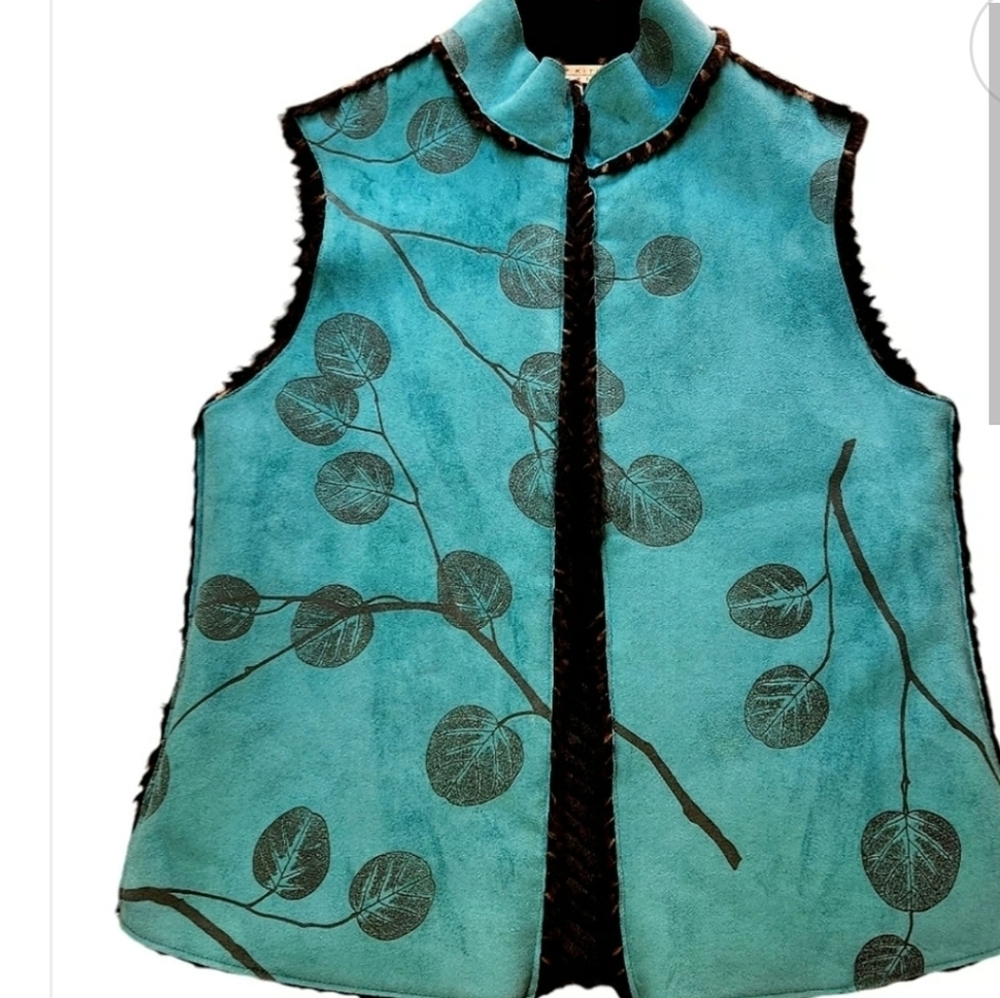 Chic Teal Leaf Pattern Vest - image 1